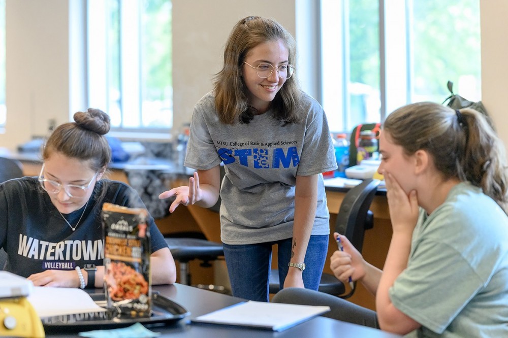 Inaugural MTSU summer STEM camp keeps teens 'energized' WGNS Radio