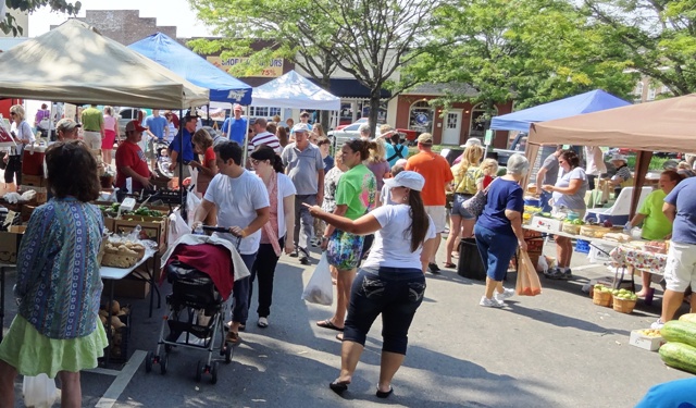 Great Weather Brings Crowds To Saturday Marketplace! - WGNS Radio